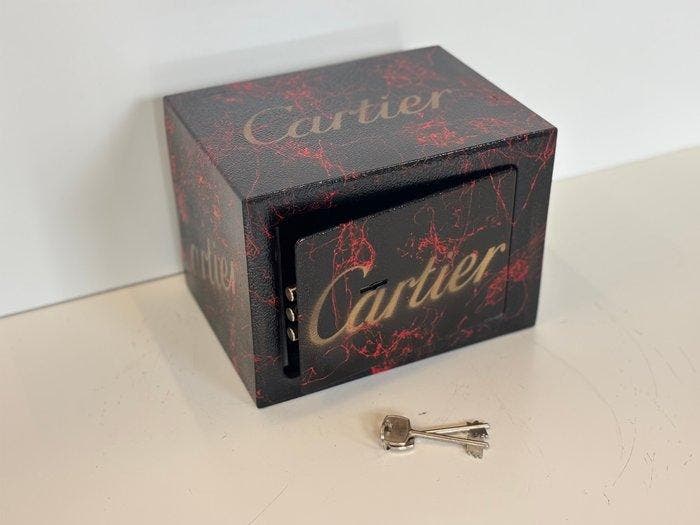 Rob VanMore - Cartier Vault, Antiquités & Art, Art | Objets design