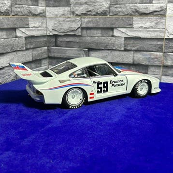 Carousel 1 1:18 - Model raceauto - Carousel 1 Limited, Nieuw
