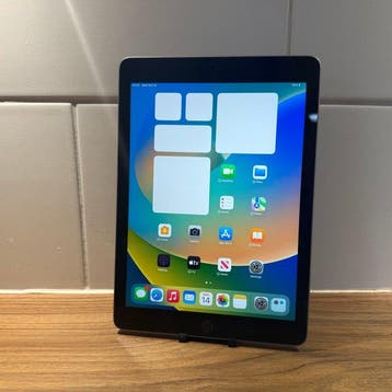 Apple iPad (5th Generation) 128GB Wifi - Mobiele telefoon, Nieuw