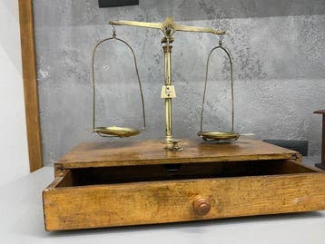 Goudbalans - Messing, Hout, Antiek en Kunst