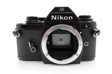 Nikon EM with Non-Ai NIKKOR-Q.C Auto 135mm F2.8 Single lens, Nieuw