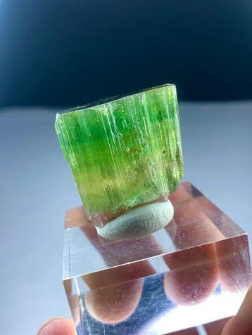 Groene toermalijn Kristal - Hoogte: 30 mm - Breedte: 28 mm-