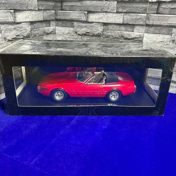 KK Scale 1:18 - Voiture miniature - KK Scale 1:18 Ferrari, Nieuw