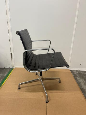 Lederen Vitra Eames Ea 108, Bruin, Verzenden, Zo goed als nieuw, Bureaustoel