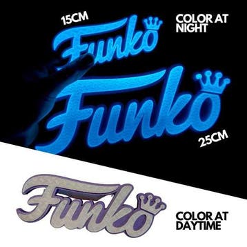 [ 10CM ]  Paars / Wit  Blauw   effect  MINI Funko 3D Logo XS, Verzenden