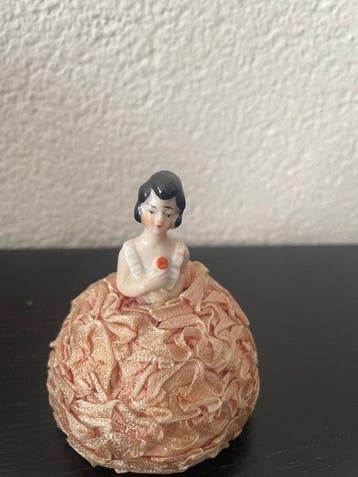 Beeldje - Half-doll pincushions (3) - Porselein, Zijde, stof