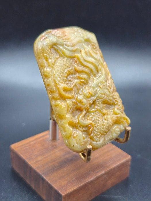 Oud Serpentine Groep Draak Amulet - Hoogte: 60.66 mm -, Collections, Minéraux & Fossiles