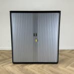 Gispen roldeurkast vv 2 legborden en sleutel (hxbxd), Gebruikt