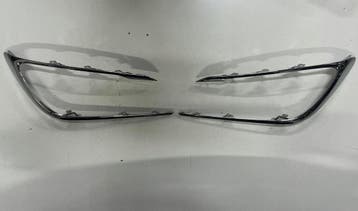 Chromen halogeenframe TOYOTA Auris II/2 lift, Verzenden