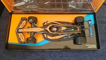 Minichamps 1:18 - Voiture de course miniature - McLaren F1, Nieuw