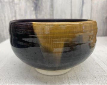 Kutani ware Deeply colored glaze (Shinko-yu glaze) Tea Bowl