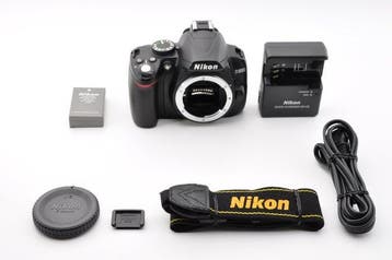 Nikon D3000  AF-S Nikkor 3.5-4.5/18-70mm G ED DX [#1579, Nieuw