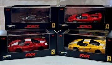 Hot Wheels 1:43 - Model sportwagen (4) - Ferrari FXX #11 -