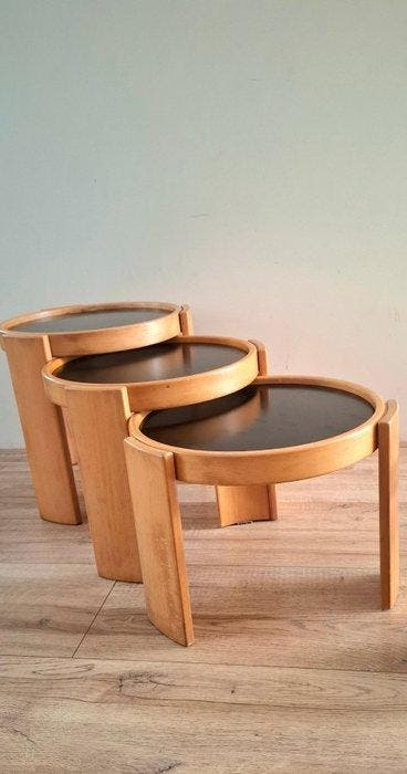 Cassina - Gianfranco Frattini - Set bijzettafels (4) - 780 -, Antiek en Kunst, Antiek | Meubels | Stoelen en Sofa's
