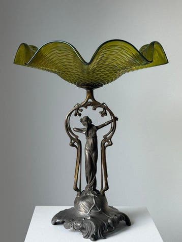 Tafelmiddenstuk - Bohemen, Kralik - Prachtige Elegant Lady, Antiek en Kunst