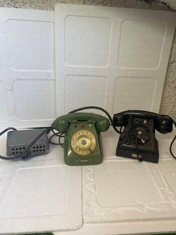 Analoge telefoon - Plastic - Twee vintage telefoons, Antiek en Kunst