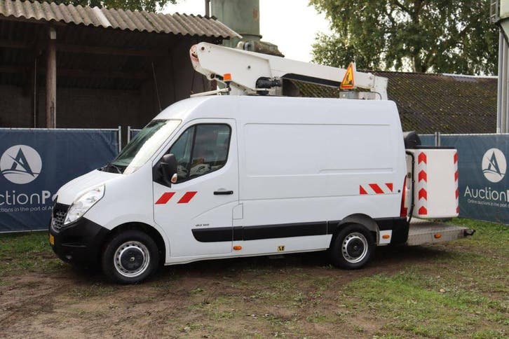 Veiling: Autohoogwerker Renault MASTER Diesel 125pk 2015, Articles professionnels, Machines & Construction | Ascenseurs, Échafaudages & Échelles