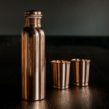 Puur Koperen Set: Fles (1 l) + 2 Bekers (300 ml) Glad, Ophalen of Verzenden, Nieuw, Lichaamsverzorging