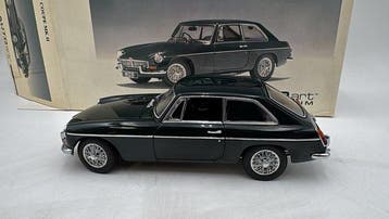Autoart 1:18 - Voiture miniature - MGB GT Coupe MK II 1969 -, Nieuw