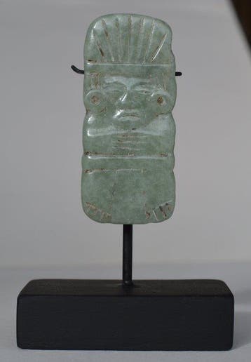 Maya jadéite Plaque en jade représentant un roi - 9 cm (Sans