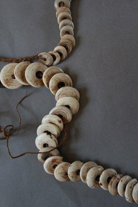 Bruidsprijsketting - Kawalia - Sassoia Boiken -, Antiek en Kunst, Kunst | Niet-Westerse kunst