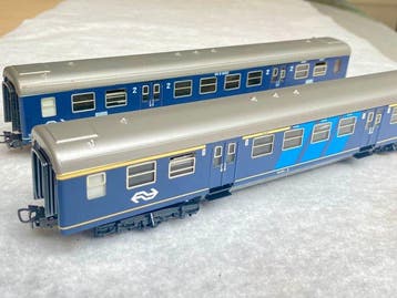 Märklin H0 - 4049 / 4117 - Modeltrein personenwagonset (2) -