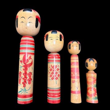 Vintage Japanse kokeshi-poppen – set van 4 gesigneerde, met