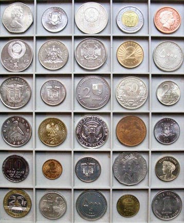 Wereld. 30 Different Nice Quality Coins | 1963-2022 | Exotic