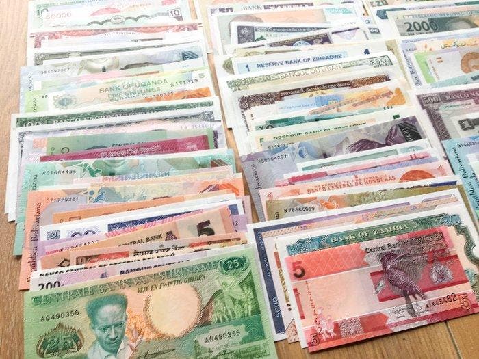 Wereld. - 150 Different banknotes - various dates (Zonder, Postzegels en Munten, Bankbiljetten | Europa | Niet-Eurobiljetten