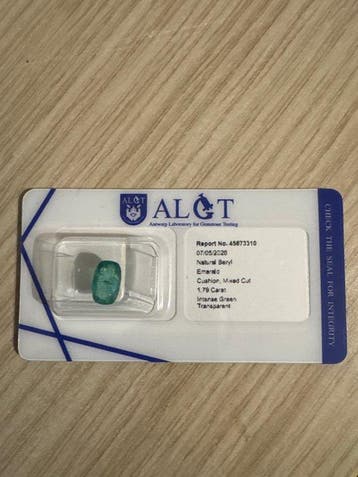 Zonder minimumprijs - 1 pcs Groen Smaragd - 1.79 ct -