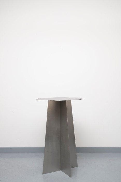 Wendy Andreu - Wendy Andreu - Table - Flower table - Acier, Antiek en Kunst, Kunst | Designobjecten