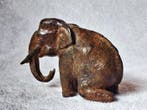 Pierre Chenet (XX-XXI) - Sculpture, LElephant se reposant -