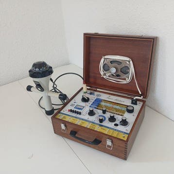Objets maritimes - Radio-marine et antenne-boussole