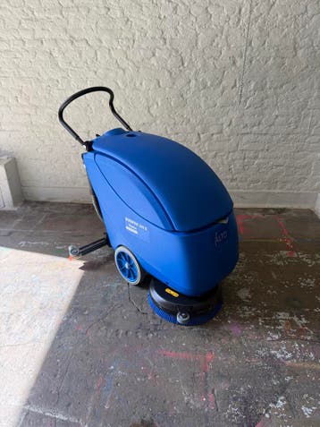 Autolaveuse Nilfisk Alto Scrubtec 343 B - Déstockage, Comme neuf, Machine de nettoyage à brosse