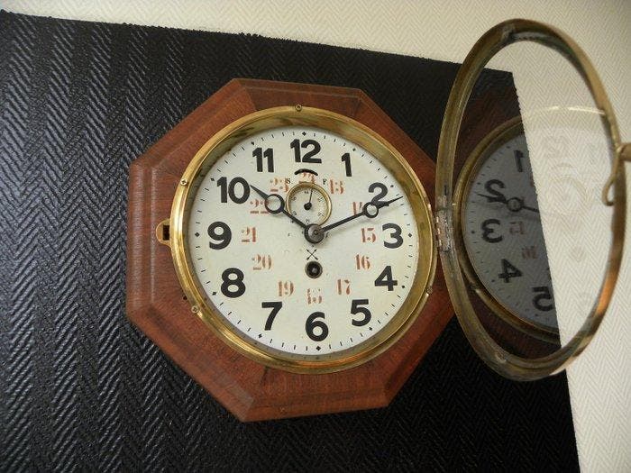 Wandklok - Hout, Koper, Glas - 1920-1930 - Pfeilkreuz, Antiquités & Art, Antiquités | Horloges