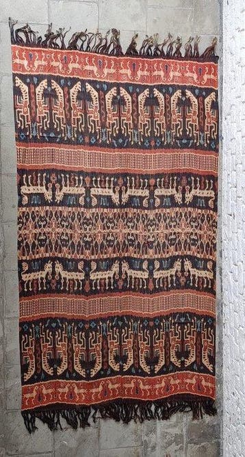 Prachtig Ikat-textiel dapparat Hinggi van katoen –