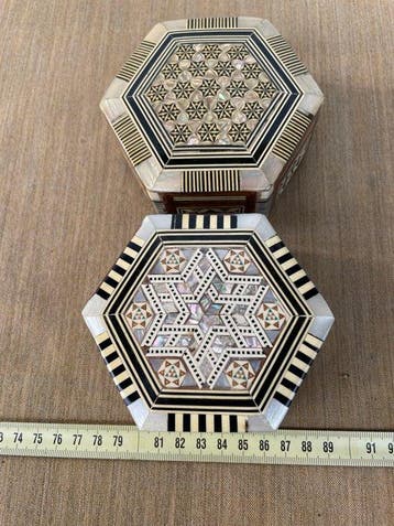 Boîte à bijoux (3) - Bois, nacre et dautres matériaux