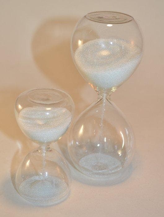 Zandloper - Glas - 2010-2020, Antiek en Kunst, Kunst | Designobjecten