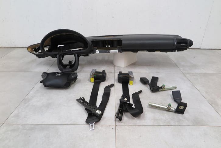 Mercedes-Benz C-Klasse W203 console dashboard set, Autos : Pièces & Accessoires, Habitacle & Garnissage, Envoi