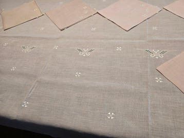 Tafelkleed (13) - 290 cm - 175 cm - Antieke borduursels