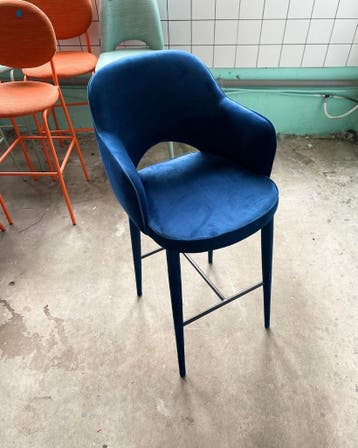 Polspotten Cosy Barstoel Blauw Fluweel - Barkruk -, Verzenden, Zo goed als nieuw, Riet, 60 tot 90 cm