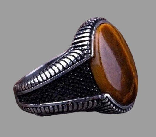 Ring van rhodium-geplateerd zilver, bezet met Tijgeroog., Verzamelen, Mineralen en Fossielen