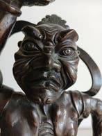 Beeldje - Japanese monk/devil holding bell - Brons
