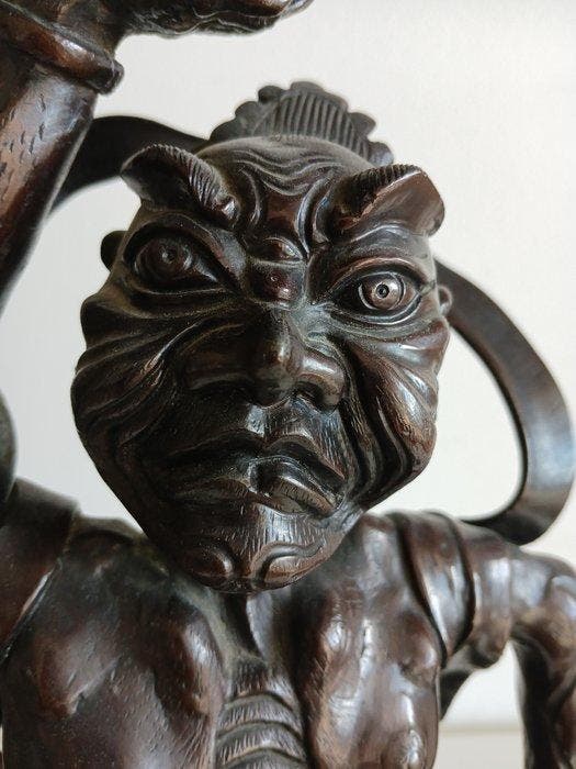 Beeldje - Japanese monk/devil holding bell - Brons, Antiek en Kunst, Antiek | Overige Antiek