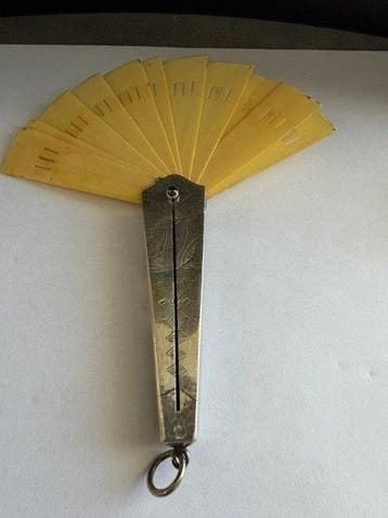[J. R.G.M.] (Deutsches Reichs-Gebrauchs-Muster) Handwaaier -
