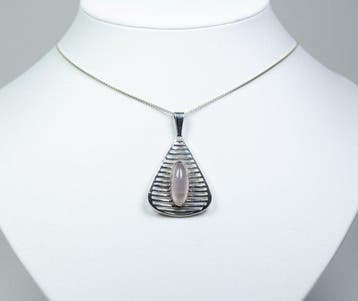 - Art Deco - 835 zilver - rozenkwarts - Ketting met hanger, Antiek en Kunst