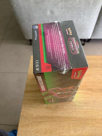 Pokemon 1 Shrouded Fable booster Bundle display