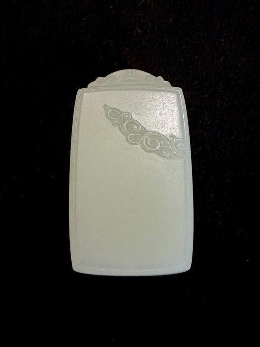 Hanger - Nefriet Jade - China - 21e eeuw, Antiek en Kunst, Antiek | Overige Antiek