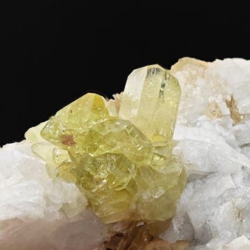 Zeldzame groene brasiliëniet, gemmose kwaliteit Kristallen