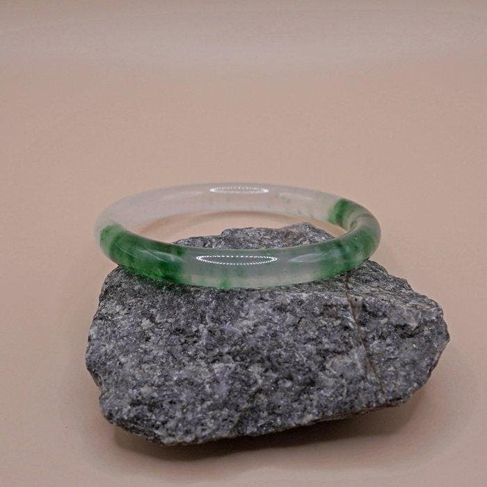 Harmonieuze combinatie van melk-witte en groene, Verzamelen, Mineralen en Fossielen